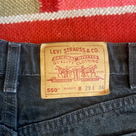 Authentic Levi’s 90s mom jeans high waist tapered - Picture 4 of 8
